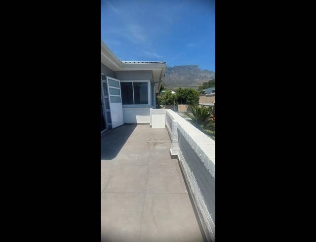 2 BEDROOM PROPERTY TO RENT IN VREDEHOEK